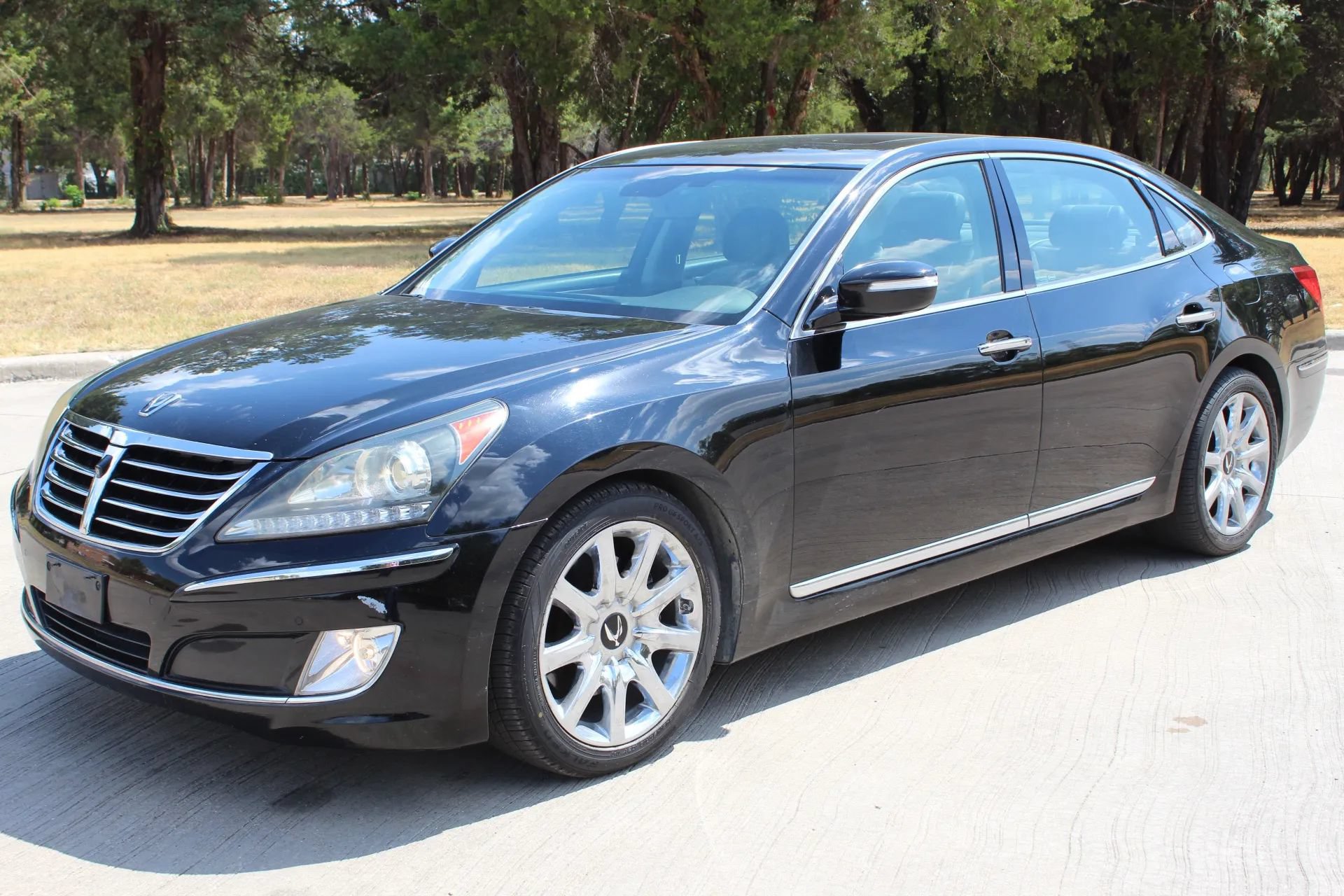 Used 2011 Hyundai Equus Ultimate RWD image 1
