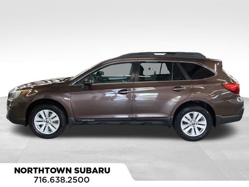 Used 2019 Subaru Outback 2.5i Premium AWD/4WD image 2