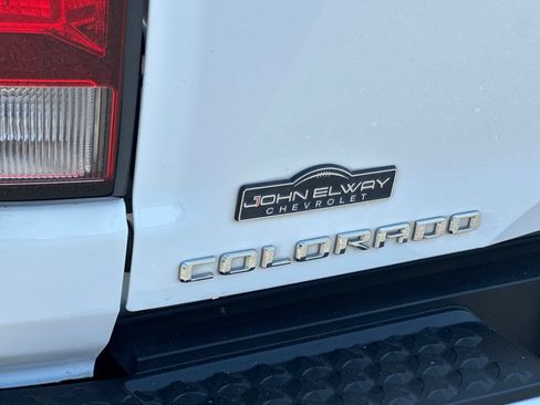 Used 2023 Chevrolet Colorado LT w/ LT Convenience Package II AWD/4WD image 26