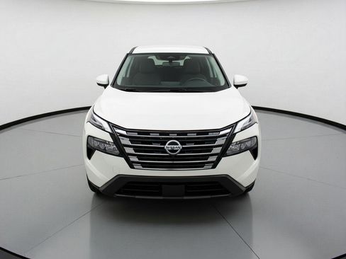 Used 2025 Nissan Rogue SV AWD/4WD image 2
