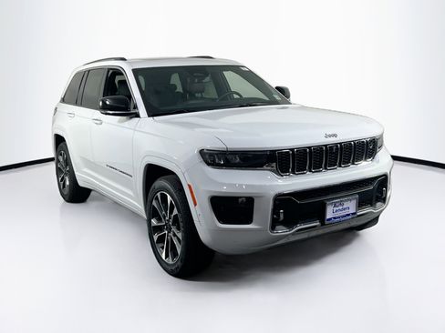 Used 2023 Jeep Grand Cherokee Overland w/ Adv Protech Group III image 3