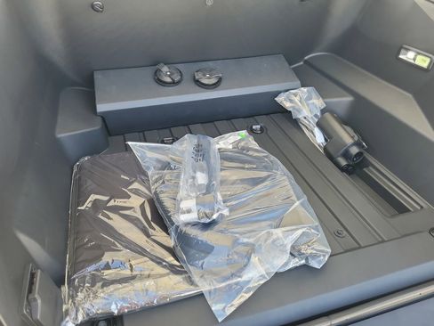 New 2026 Chevrolet Silverado EV LT image 72