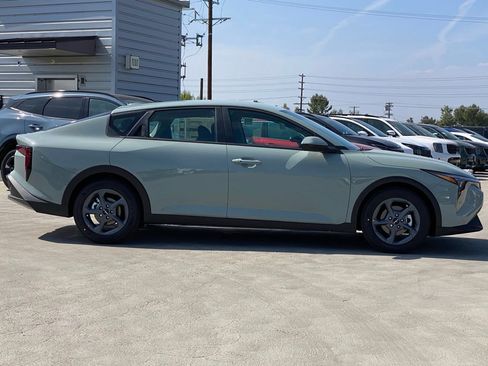 New 2026 Kia K4 FWD image 2