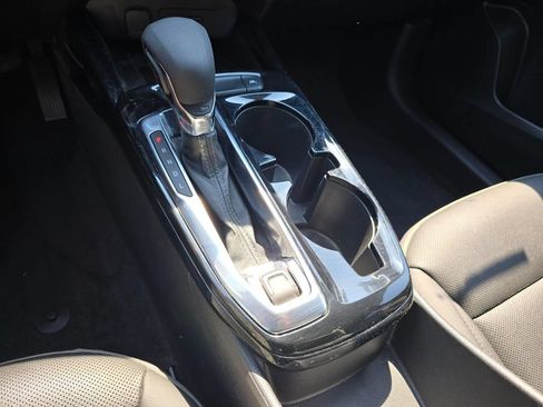 Used 2025 Chevrolet Trax ACTIV w/ Sunroof Package FWD image 23