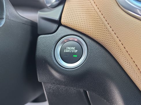 Certified 2024 Chevrolet Equinox Premier FWD image 30