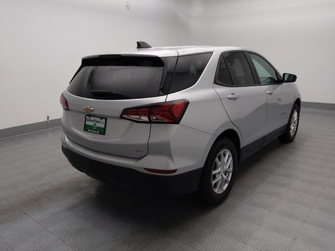 Used 2022 Chevrolet Equinox LS w/ LS Convenience Package image 9