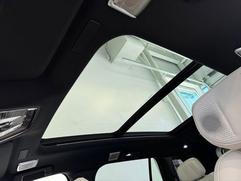 New 2026 Cadillac Vistiq Luxury AWD/4WD image 6