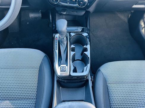 Used 2025 Chevrolet Trax LT image 19