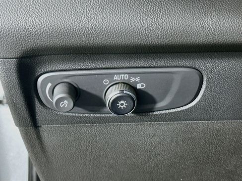 Used 2023 Buick Envision Essence w/ Sport Touring Package FWD image 17