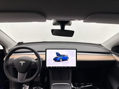 Used 2023 Tesla Model Y Long Range image 14