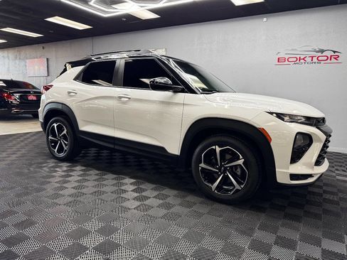 Used 2021 Chevrolet TrailBlazer RS image 2