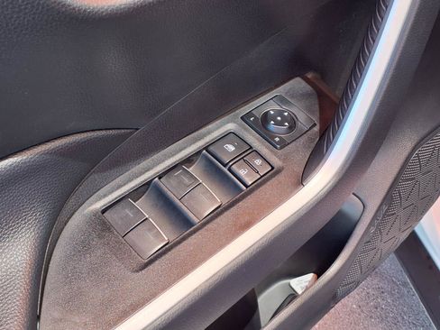 Certified 2025 Toyota RAV4 XLE FWD image 15