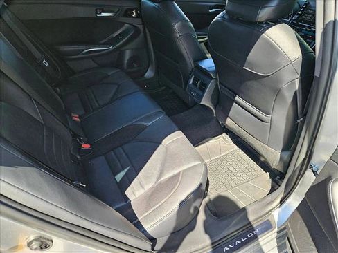 Used 2019 Toyota Avalon XSE w/ All Weather Liner Package FWD image 19