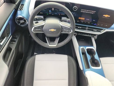 New 2026 Chevrolet Equinox EV LT image 9