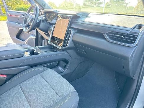 Used 2025 GMC Acadia Elevation image 29