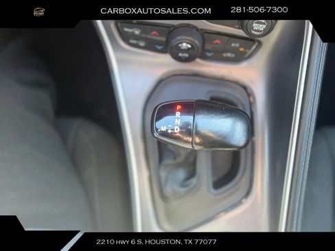 Used 2020 Dodge Challenger SXT w/ Blacktop Package RWD image 10