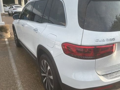 Used 2021 Mercedes-Benz GLB 250 image 8
