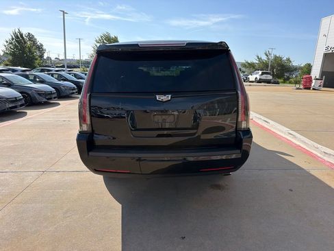 Used 2019 Cadillac Escalade ESV Platinum w/ Escalade Sport Edition AWD/4WD image 4