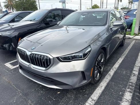 Used 2024 BMW i5 eDrive40i w/ M Sport Package RWD image 5
