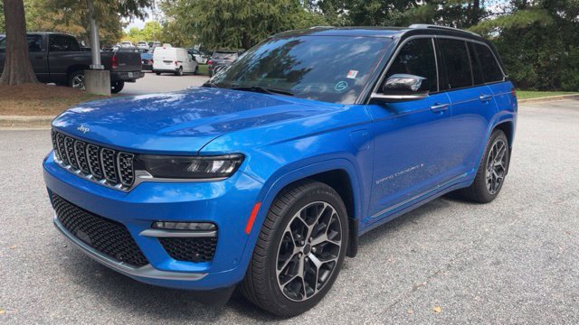 Used 2023 Jeep Grand Cherokee Summit AWD/4WD image 1