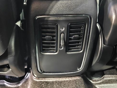 Used 2020 Jeep Grand Cherokee Laredo w/ Laredo X Package AWD/4WD image 26