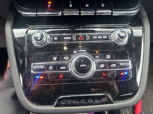 Used 2021 Lincoln Corsair AWD image 14