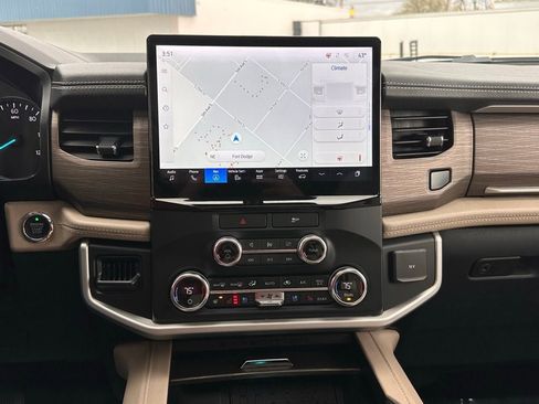 Used 2023 Ford Expedition Limited image 36