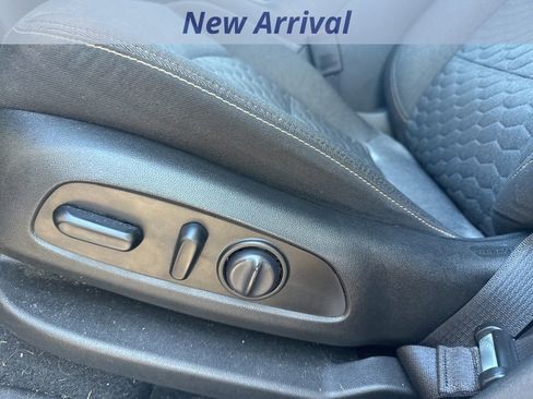 Used 2021 Chevrolet Equinox LT image 11
