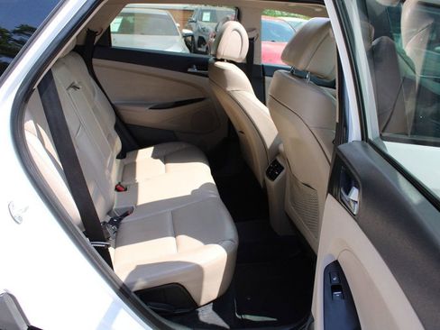 Used 2016 Hyundai Tucson Limited w/ Option Group 03 FWD image 23