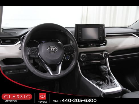 Certified 2021 Toyota RAV4 XLE Premium image 6