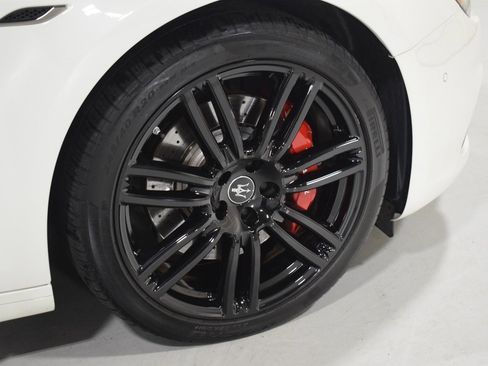 Certified 2022 Maserati Ghibli Modena Q4 image 17