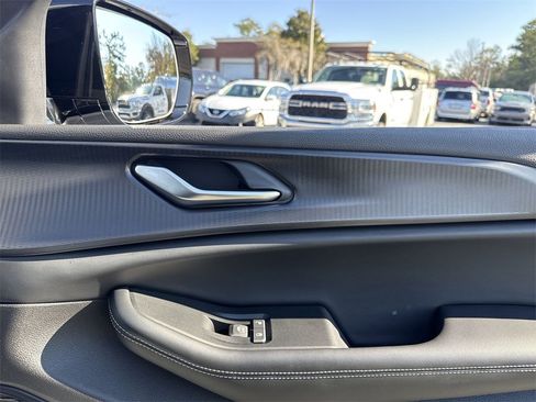 Used 2025 Jeep Grand Cherokee Altitude image 25