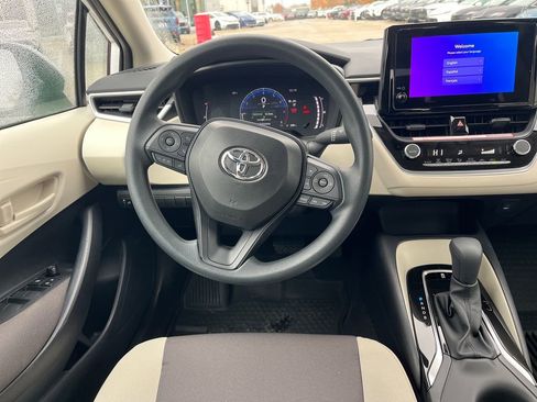 Used 2026 Toyota Corolla LE image 14