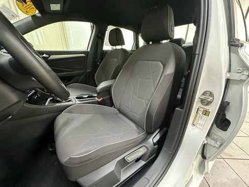 Used 2025 Volkswagen Jetta Sport FWD image 20