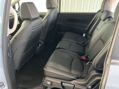 New 2026 Honda Odyssey Touring image 18