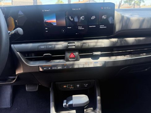 Used 2025 Kia K4 FWD image 17
