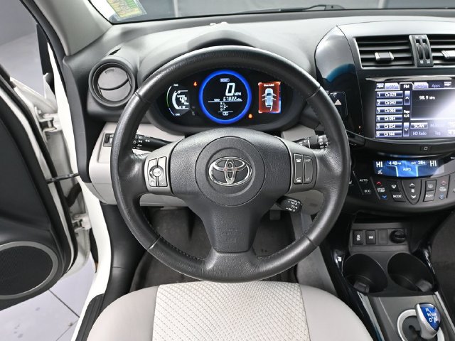 Used 2012 Toyota RAV4 EV FWD image 19
