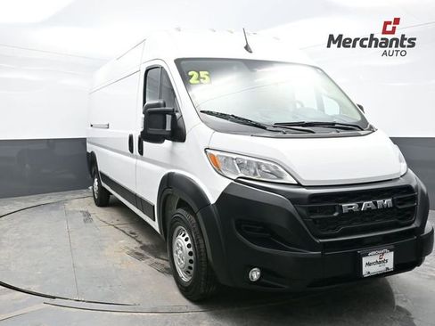 Used 2025 RAM ProMaster 2500 w/ Convenience Group image 1