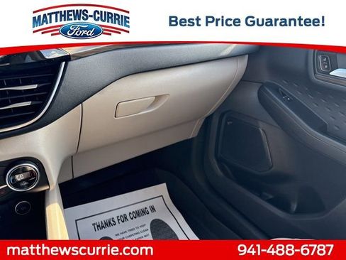 Certified 2020 Ford Escape Titanium w/ Titanium Premium Package 2.0 AWD/4WD image 24