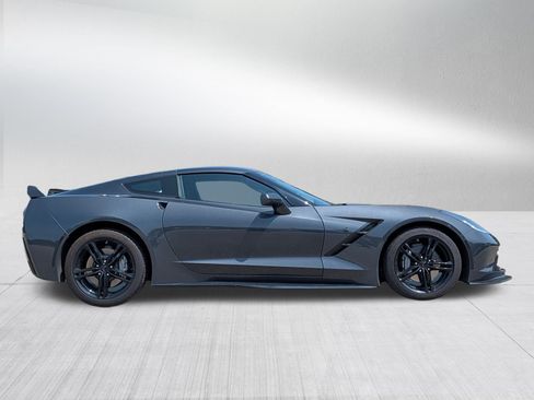 Used 2017 Chevrolet Corvette Stingray Coupe w/ 1LT RWD image 8