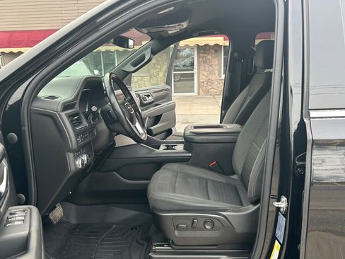 Used 2022 GMC Yukon XL SLE image 19