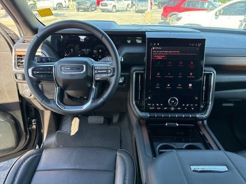 Used 2025 GMC Yukon XL Denali AWD/4WD image 6