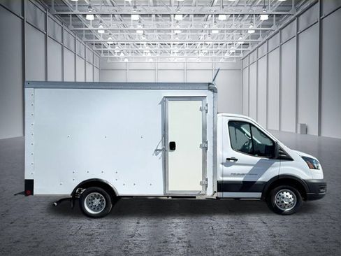Used 2023 Ford Transit 350 DRW RWD image 5
