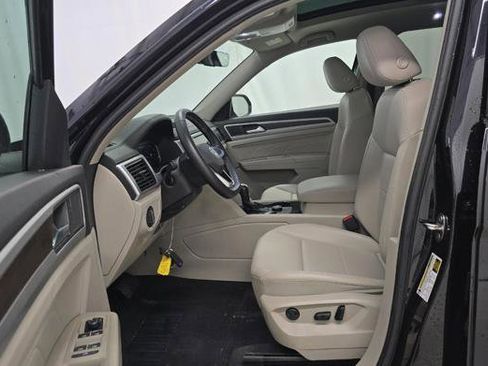 Used 2023 Volkswagen Atlas SE w/ Panoramic Sunroof Package AWD/4WD image 8
