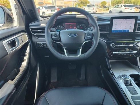 Used 2023 Ford Explorer ST-Line w/ Class IV Trailer Tow Package RWD image 9