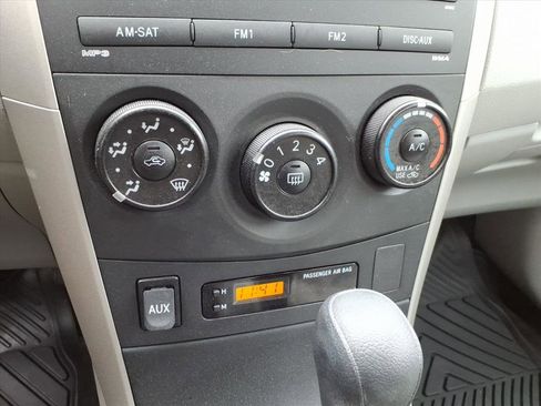 Used 2010 Toyota Corolla LE image 31