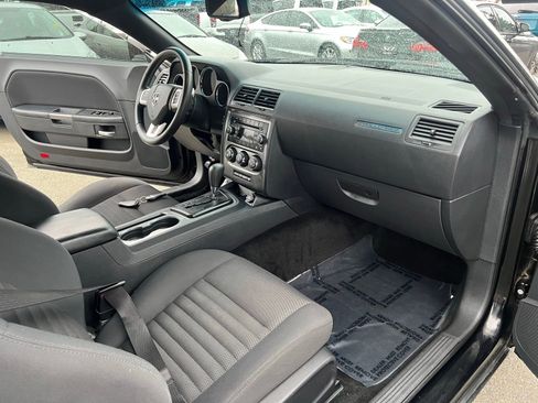 Used 2012 Dodge Challenger R/T image 26