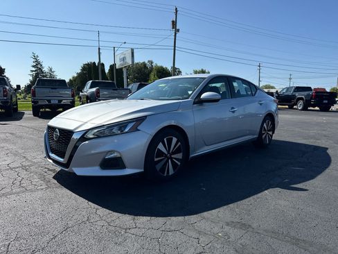 Used 2022 Nissan Altima 2.5 SV FWD image 1