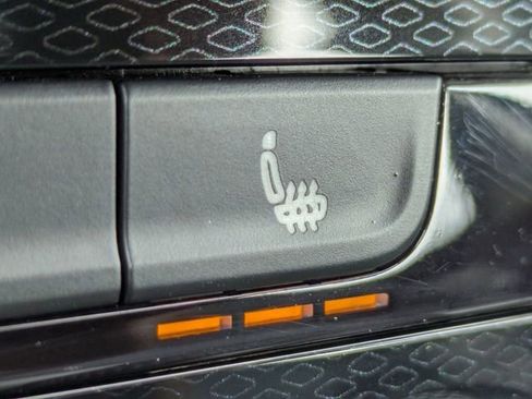 Certified 2025 Volkswagen Taos S AWD/4WD image 23