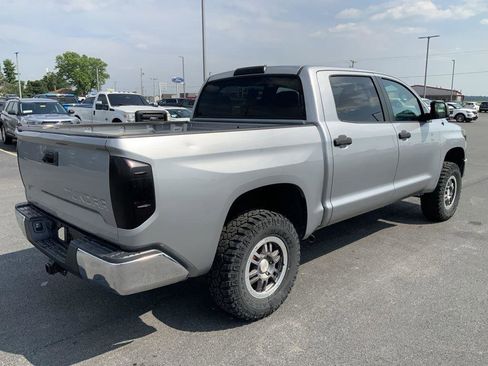 Used 2014 Toyota Tundra SR5 w/ TRD Off Road Package image 10